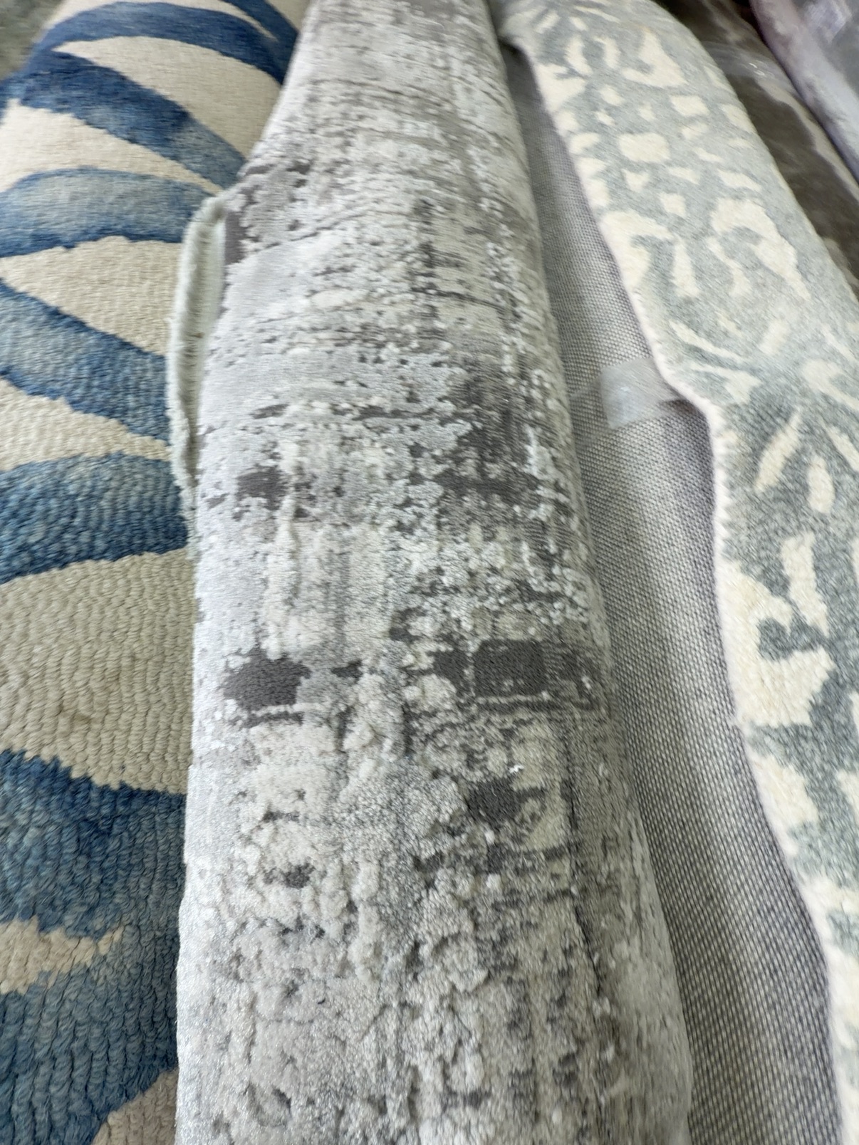 EX STAGING - RUG SOLD AS IS EX STAGING - RUG SOLD AS IS
