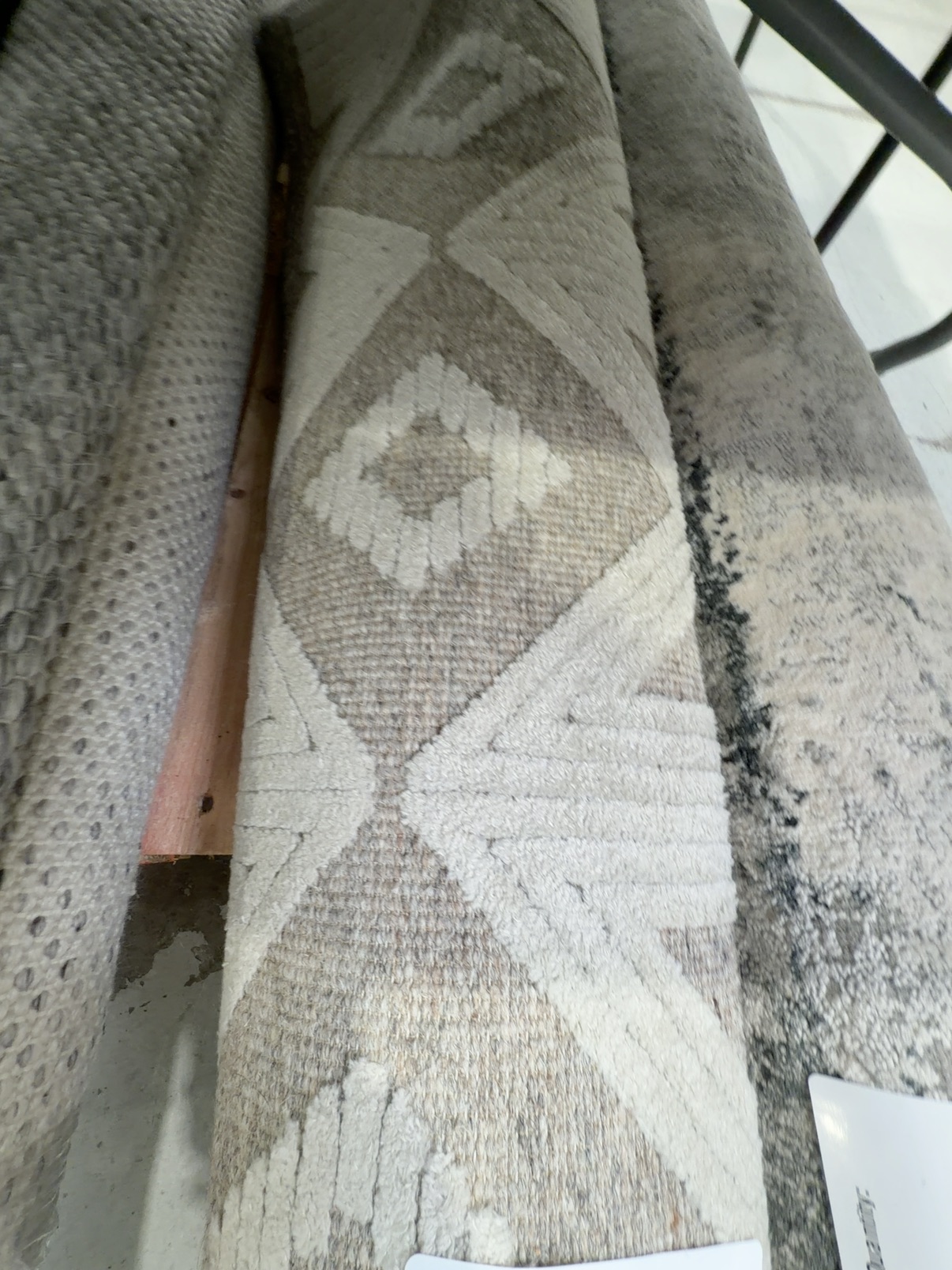 EX STAGING - RUG SOLD AS IS EX STAGING - RUG SOLD AS IS