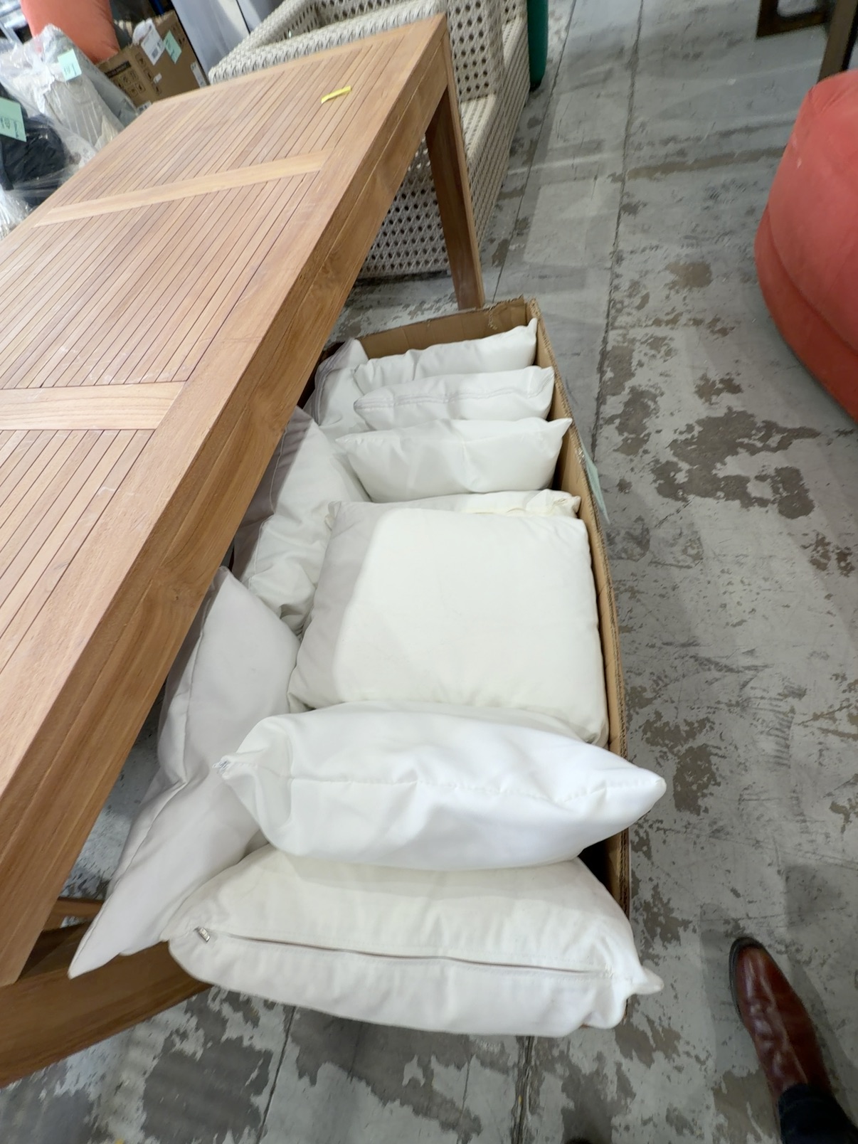 EX HIRE - BOX OF WHITE OUTDOOR CUSHIONS, SOLD AS IS EX HIRE - BOX OF WHITE OUTDOOR CUSHIONS, SOLD AS IS