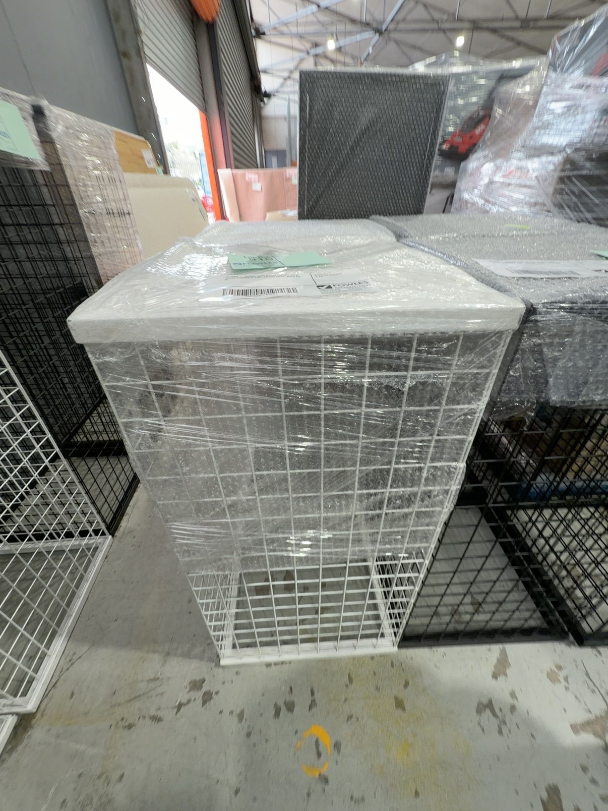 EX HIRE - 900MM HIGH WHITE PLINTH WITH WHITE LAMINATE TOP, 450MM WIDE, SOLD AS IS EX HIRE - 900MM HIGH WHITE PLINTH WITH WHITE LAMINATE TOP, 450MM WIDE, SOLD AS IS