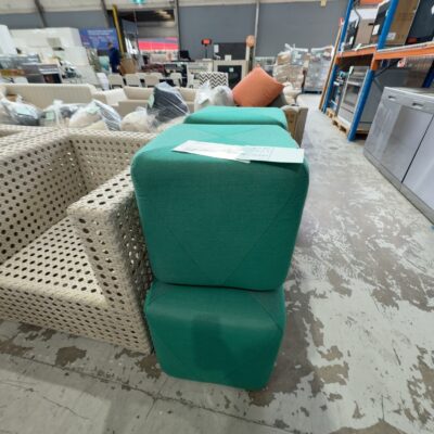 EX HIRE - GREEN OUTDOOR SQUARE OTTOMAN, SOLD AS IS EX HIRE - GREEN OUTDOOR SQUARE OTTOMAN, SOLD AS IS