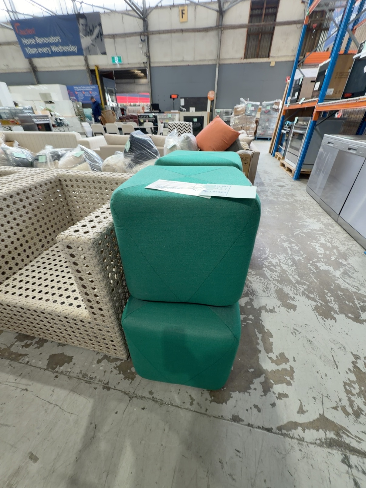 EX HIRE - GREEN OUTDOOR SQUARE OTTOMAN, SOLD AS IS EX HIRE - GREEN OUTDOOR SQUARE OTTOMAN, SOLD AS IS