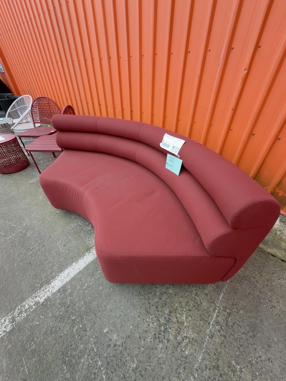 EX HIRE - RUST OUTDOOR CURVED SEAT, SOLD AS IS EX HIRE - RUST OUTDOOR CURVED SEAT, SOLD AS IS