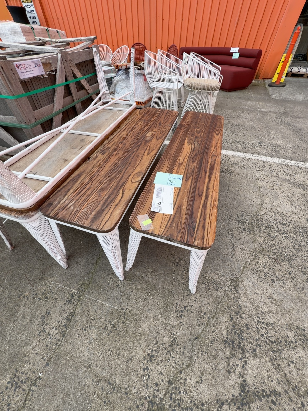 EX HIRE - TIMBER BENCH SEAT, WHITE METAL FRAME, SOLD AS IS EX HIRE - TIMBER BENCH SEAT, WHITE METAL FRAME, SOLD AS IS
