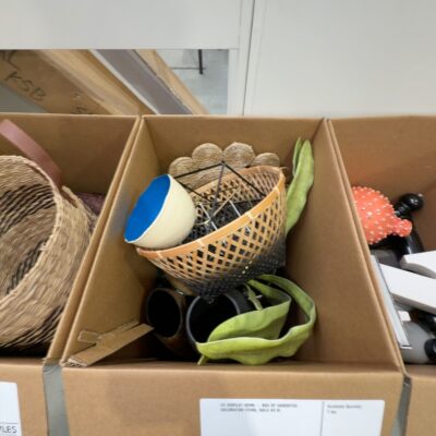 EX DISPLAY HOME - BOX OF ASSORTED DECORATOR ITEMS, SOLD AS IS EX DISPLAY HOME - BOX OF ASSORTED DECORATOR ITEMS, SOLD AS IS