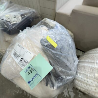 EX DISPLAY HOME - BAG OF ASSORTED CUSHIONS, SOLD AS IS EX DISPLAY HOME - BAG OF ASSORTED CUSHIONS, SOLD AS IS