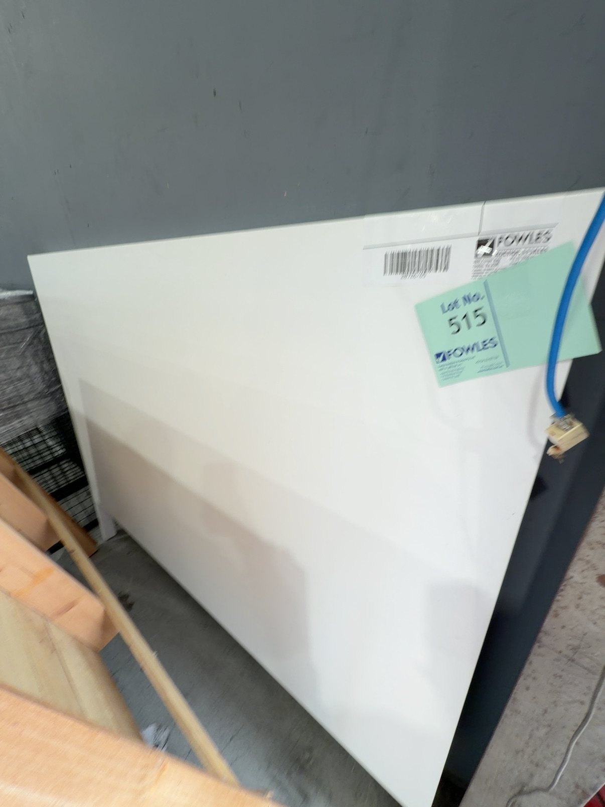 EX DISPLAY HOME - WHITE TIMBER BEDHEAD 1655MM X 1455MM HIGH, SOLD AS IS EX DISPLAY HOME - WHITE TIMBER BEDHEAD 1655MM X 1455MM HIGH, SOLD AS IS