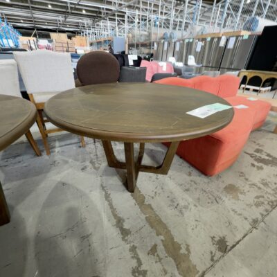 EX STAGING - 1300MM ROUND OAK DINING TABLE, DARK STAIN, SOLD AS IS **SOME MARKS IN TOP** EX STAGING - 1300MM ROUND OAK DINING TABLE, DARK STAIN, SOLD AS IS **SOME MARKS IN TOP**