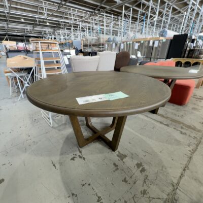 EX STAGING - 1300MM ROUND OAK DINING TABLE, DARK STAIN, SOLD AS IS **SOME MARKS IN TOP** EX STAGING - 1300MM ROUND OAK DINING TABLE, DARK STAIN, SOLD AS IS **SOME MARKS IN TOP**