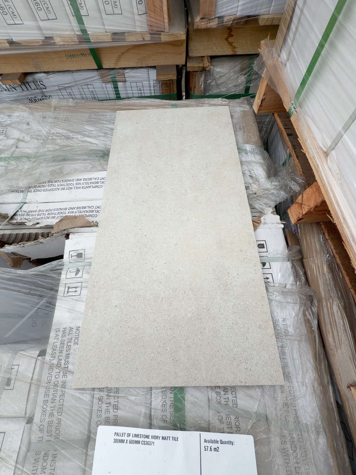 PALLET OF LIMESTONE IVORY MATT TILE 300MM X 600MM CS36371 PALLET OF LIMESTONE IVORY MATT TILE 300MM X 600MM CS36371