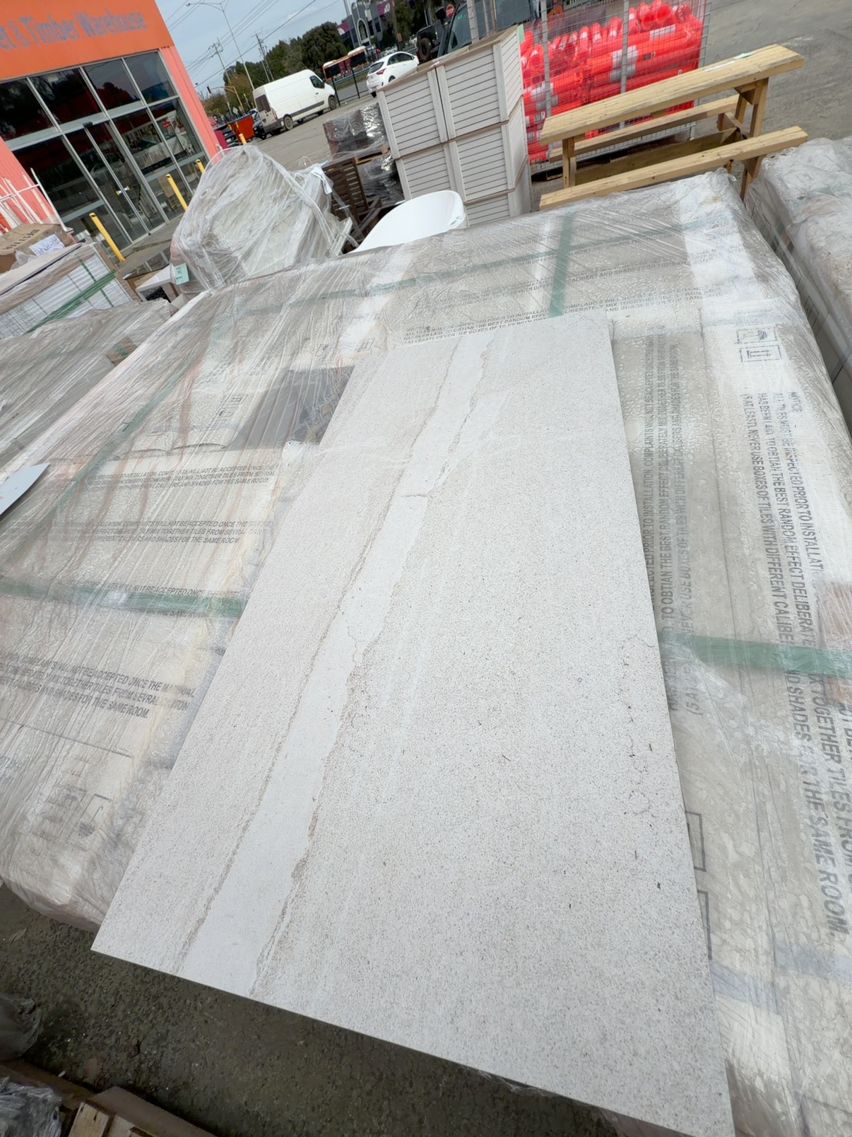 PALLET OF SANDSTONE IVORY MATT TILE 300MM X 600MM CS36251 PALLET OF SANDSTONE IVORY MATT TILE 300MM X 600MM CS36251