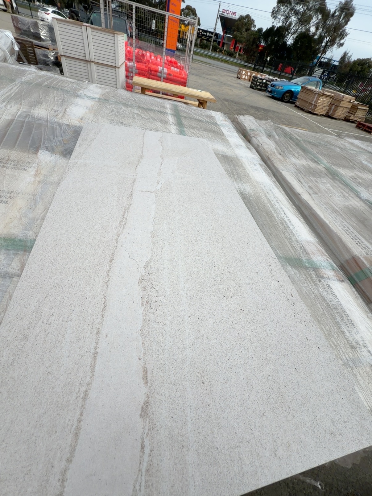 PALLET OF SANDSTONE IVORY MATT TILE 300MM X 600MM CS36251 PALLET OF SANDSTONE IVORY MATT TILE 300MM X 600MM CS36251