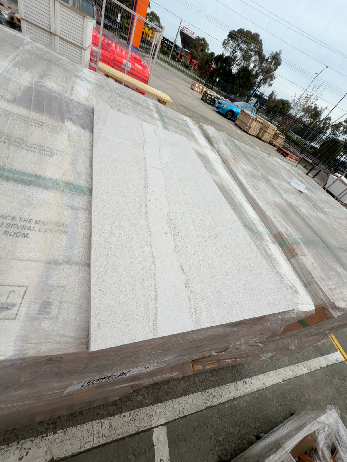 PALLET OF SANDSTONE IVORY MATT TILE 300MM X 600MM CS36251 PALLET OF SANDSTONE IVORY MATT TILE 300MM X 600MM CS36251