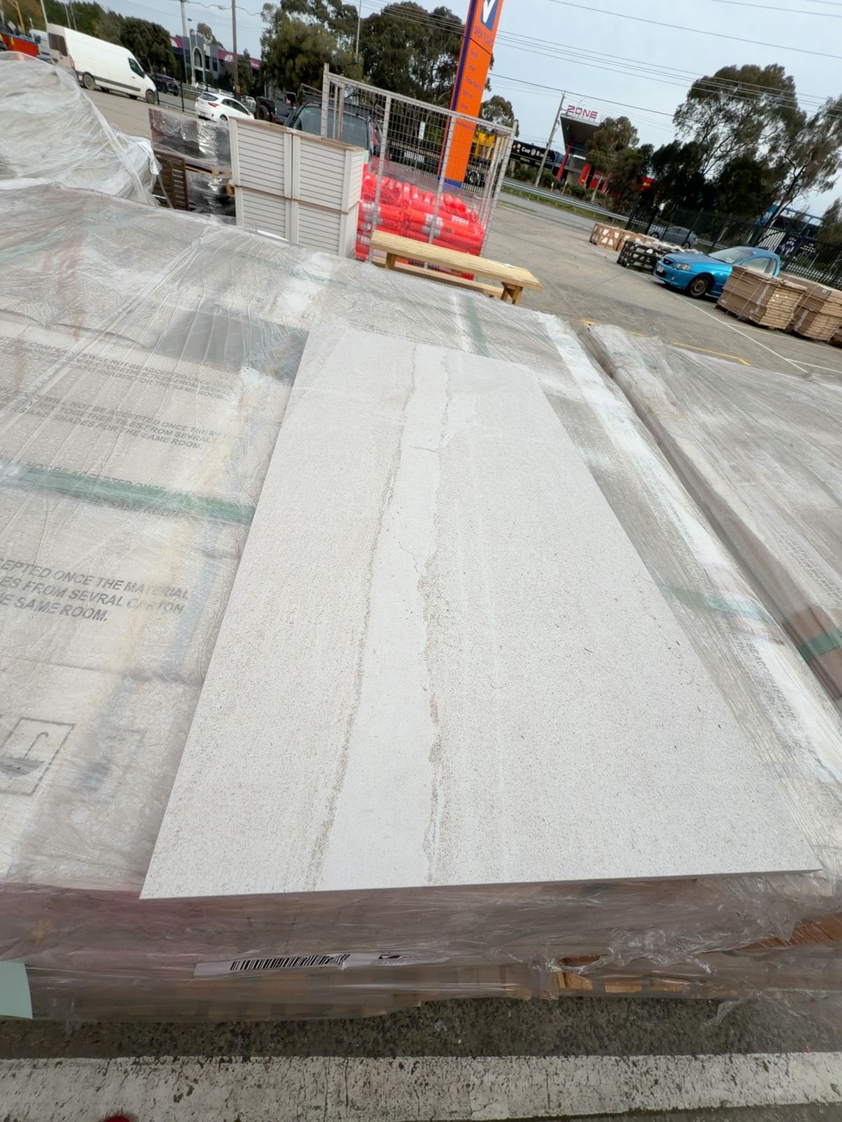 PALLET OF SANDSTONE IVORY MATT TILE 300MM X 600MM CS36251 PALLET OF SANDSTONE IVORY MATT TILE 300MM X 600MM CS36251