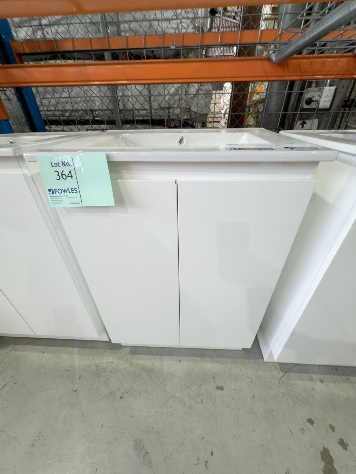 600MM GLOSS WHITE FLOOR VANITY WITH CERAMIC TOP 600MM GLOSS WHITE FLOOR VANITY WITH CERAMIC TOP