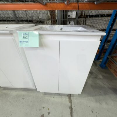600MM GLOSS WHITE FLOOR VANITY WITH CERAMIC TOP 600MM GLOSS WHITE FLOOR VANITY WITH CERAMIC TOP