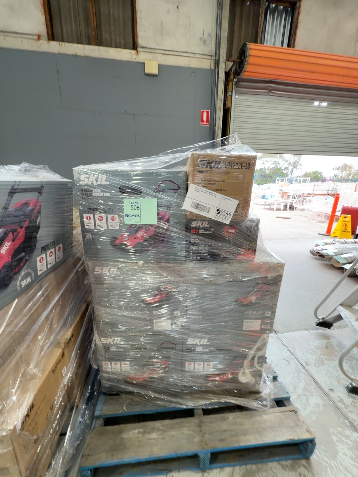 PALLET OF SKIL ELECTRIC MOWERS WITH BATTERIES, AND SKIL KITS, SOLD AS IS NO WARRANTY PALLET OF SKIL ELECTRIC MOWERS WITH BATTERIES, AND SKIL KITS, SOLD AS IS NO WARRANTY