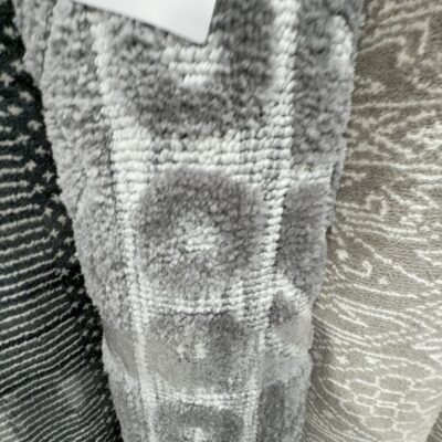 EX DISPLAY RUG - APPROX SIZE 160CM X 230CM