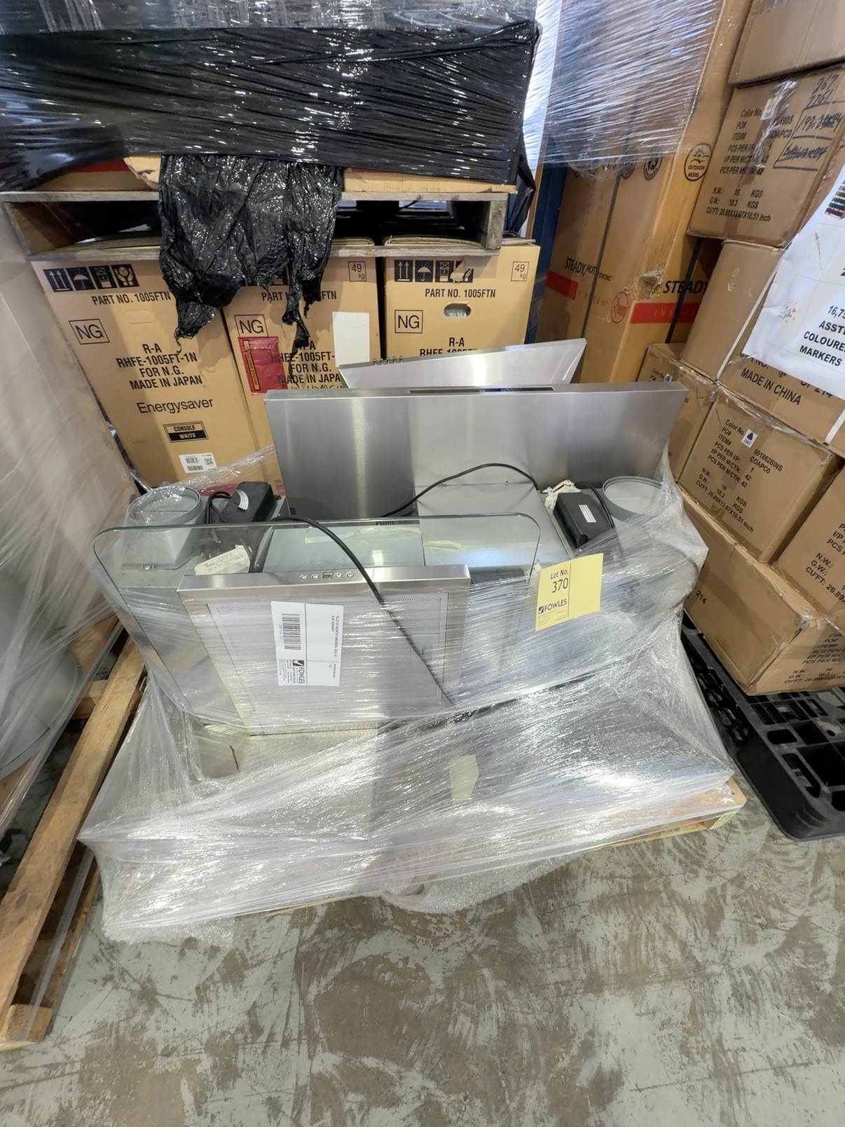 PALLET OF ASSORTED RANGEHOODS, SOLD AS IS NO WARRANTY PALLET OF ASSORTED RANGEHOODS, SOLD AS IS NO WARRANTY
