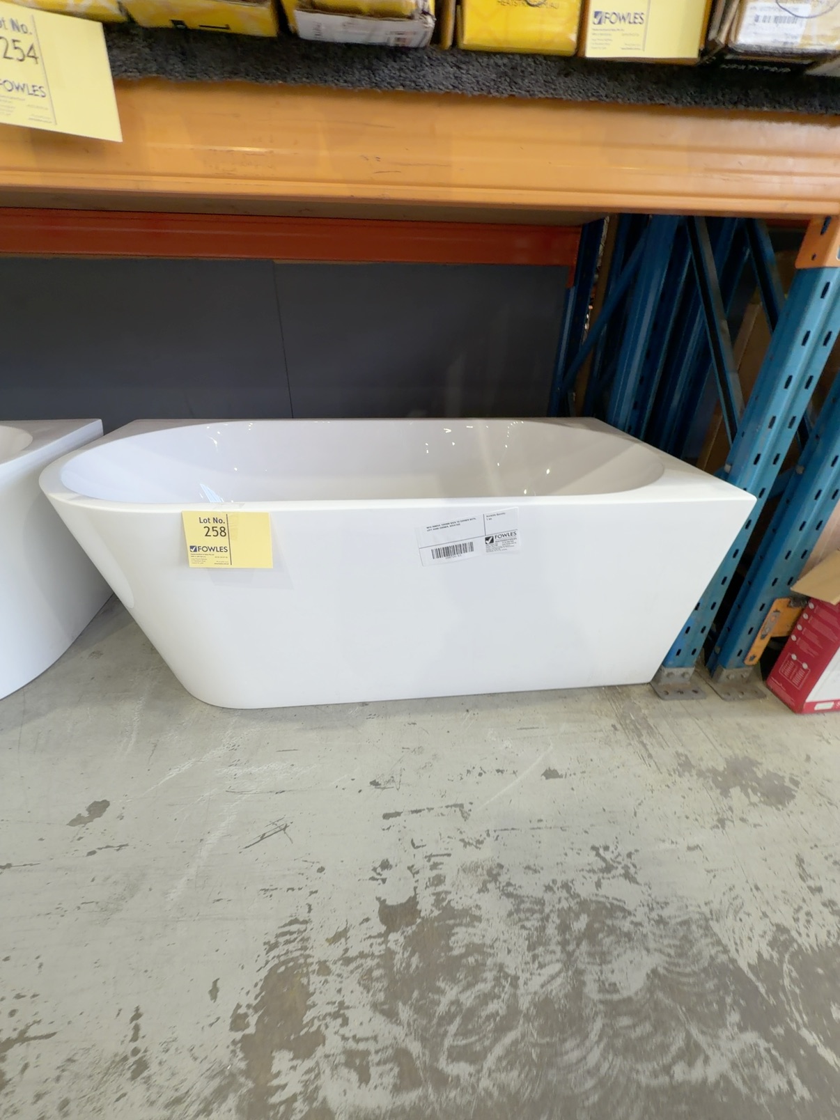 NEW INNOVA 1500MM BACK TO CORNER BATH, LEFT HAND CORNER, KOVA1500 NEW INNOVA 1500MM BACK TO CORNER BATH, LEFT HAND CORNER, KOVA1500