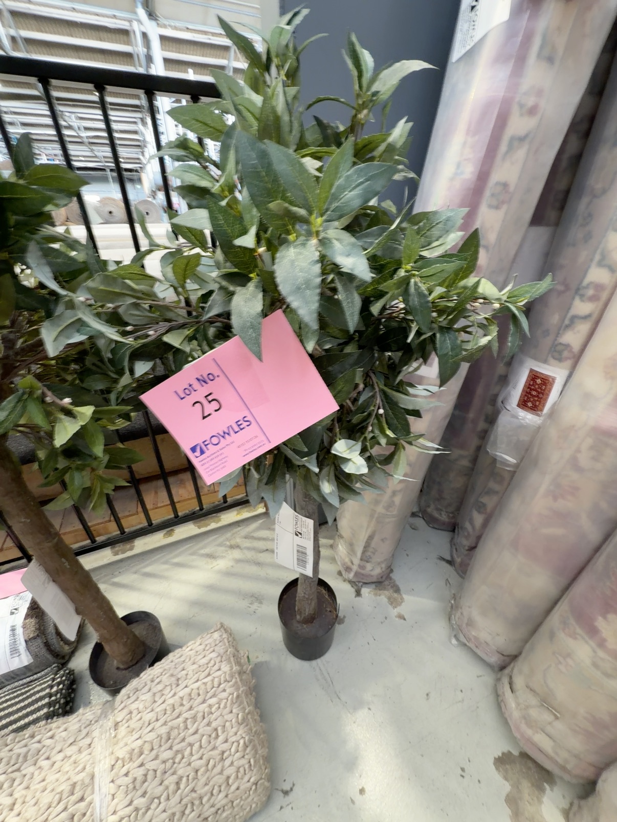 EX STAGING - FAUX PLANT, SOLD AS IS EX STAGING - FAUX PLANT, SOLD AS IS