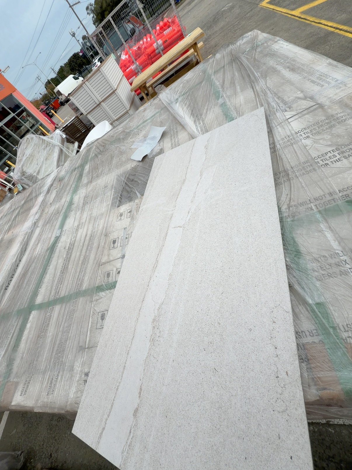 PALLET OF SANDSTONE IVORY MATT TILE 300MM X 600MM CS36251 PALLET OF SANDSTONE IVORY MATT TILE 300MM X 600MM CS36251