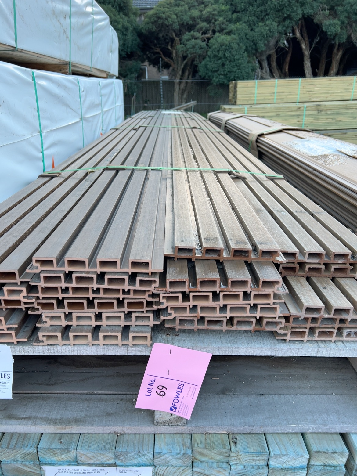 200X28 SPOTTED GUM/DARK TAS OAK COMPOSITE CLADDING-22/5.4 200X28 SPOTTED GUM/DARK TAS OAK COMPOSITE CLADDING-22/5.4