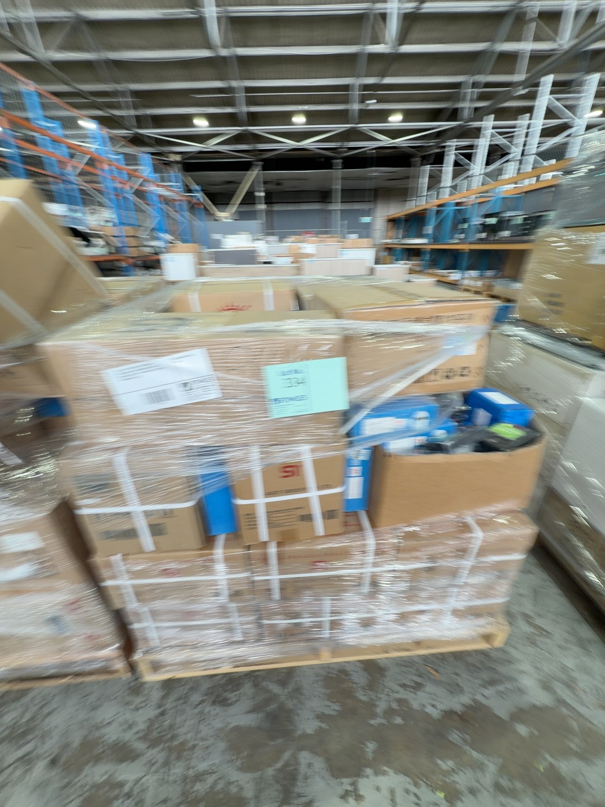 PALLET OF ASSORTED BATHROOM ACCESSORIES, SHOWER MIXERS, BASIN MIXERS, GRATES, POP UP WASTES, SPOUTS, SHOWER RAILS ETC PALLET OF ASSORTED BATHROOM ACCESSORIES, SHOWER MIXERS, BASIN MIXERS, GRATES, POP UP WASTES, SPOUTS, SHOWER RAILS ETC