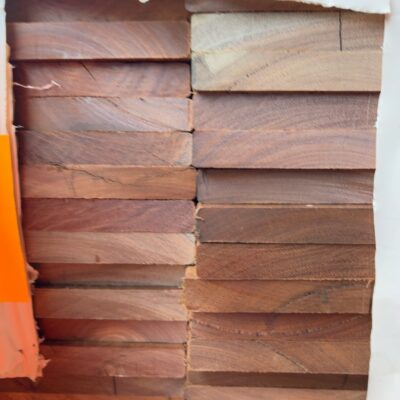 135X19 FEATURE GRADE SPOTTED GUM DECKING- (PACK CONSISTS OF RANDOM SHORT LENGTHS)