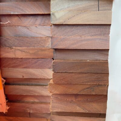 135X19 FEATURE GRADE SPOTTED GUM DECKING- (PACK CONSISTS OF RANDOM SHORT LENGTHS)