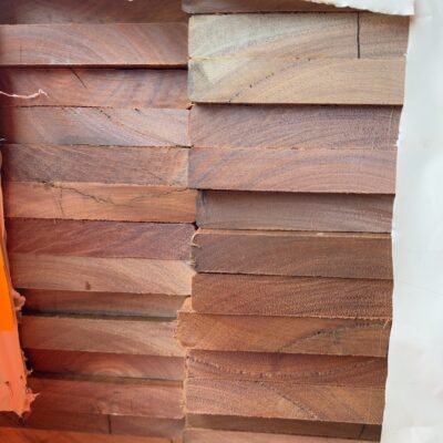 135X19 FEATURE GRADE SPOTTED GUM DECKING- (PACK CONSISTS OF RANDOM SHORT LENGTHS)