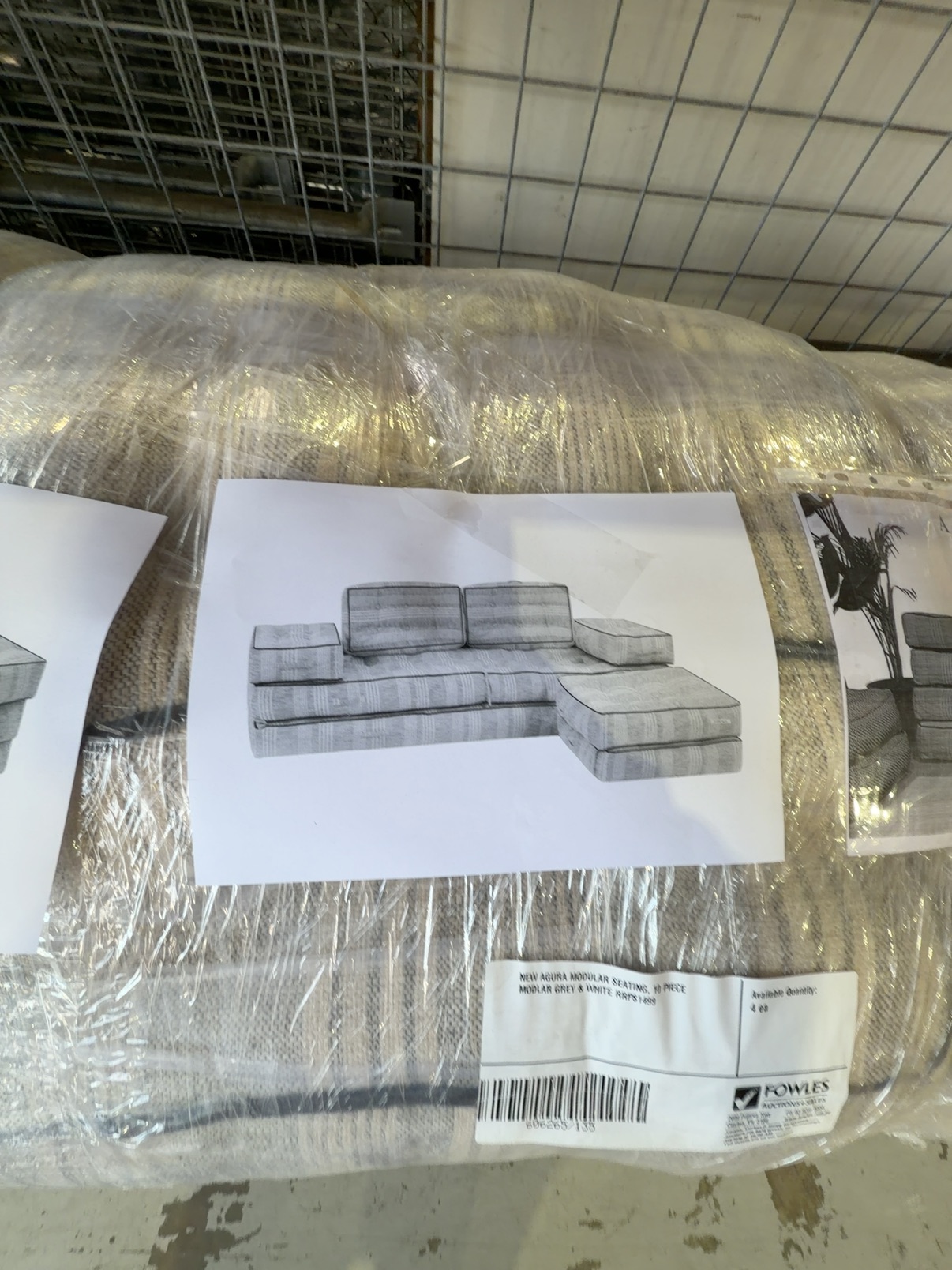 NEW AGURA MODULAR SEATING, 10 PIECE MODLAR GREY & WHITE RRP$1499 NEW AGURA MODULAR SEATING, 10 PIECE MODLAR GREY & WHITE RRP$1499