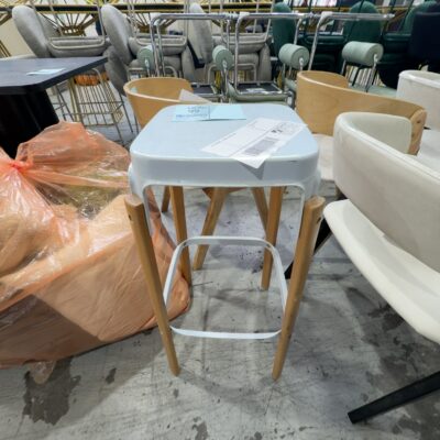 EX STAGING - STOOL, SOLD AS IS EX STAGING - STOOL, SOLD AS IS