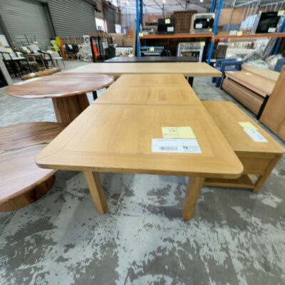 EX DISPLAY TAHOE NATURAL OAK 1300MM - 1800MM EXTENSION DINING TABLE SOLD AS IS **SPLIT IN TOP** EX DISPLAY TAHOE NATURAL OAK 1300MM - 1800MM EXTENSION DINING TABLE SOLD AS IS **SPLIT IN TOP**