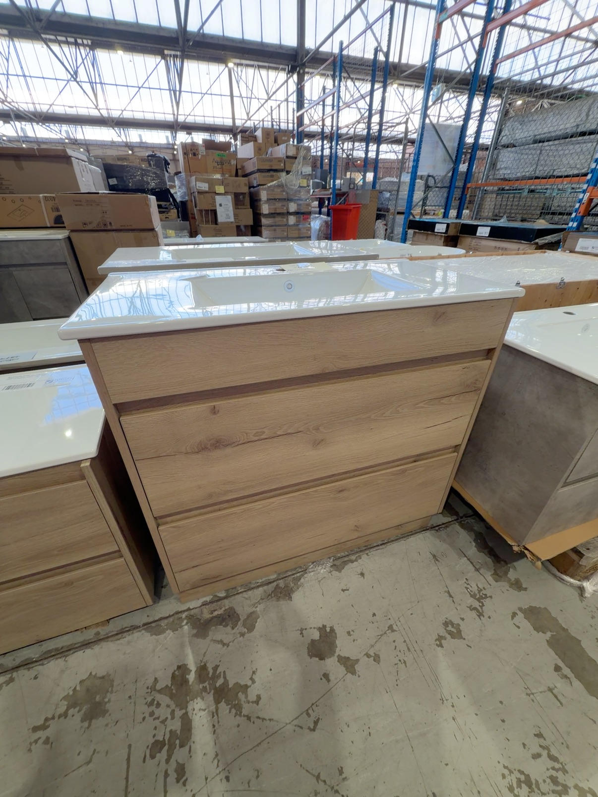 NEW AULIC MAX 900MM FLOOR VANITY, TIMBER LOOK FINISH WITH CRYSTAL CERAMIC VANITY TOP RRP$1065 CA10-900-CT28 NEW AULIC MAX 900MM FLOOR VANITY, TIMBER LOOK FINISH WITH CRYSTAL CERAMIC VANITY TOP RRP$1065 CA10-900-CT28