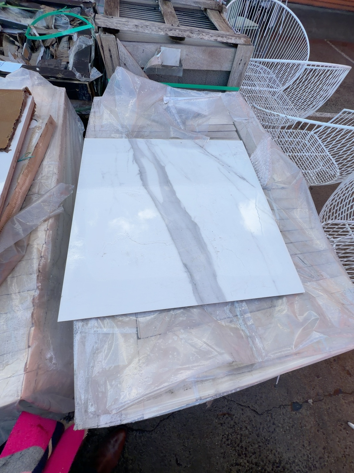 600X600 CELLINI BLANCO POLISHED TILES (30 BOXES OF 4 TILES) 600X600 CELLINI BLANCO POLISHED TILES (30 BOXES OF 4 TILES)