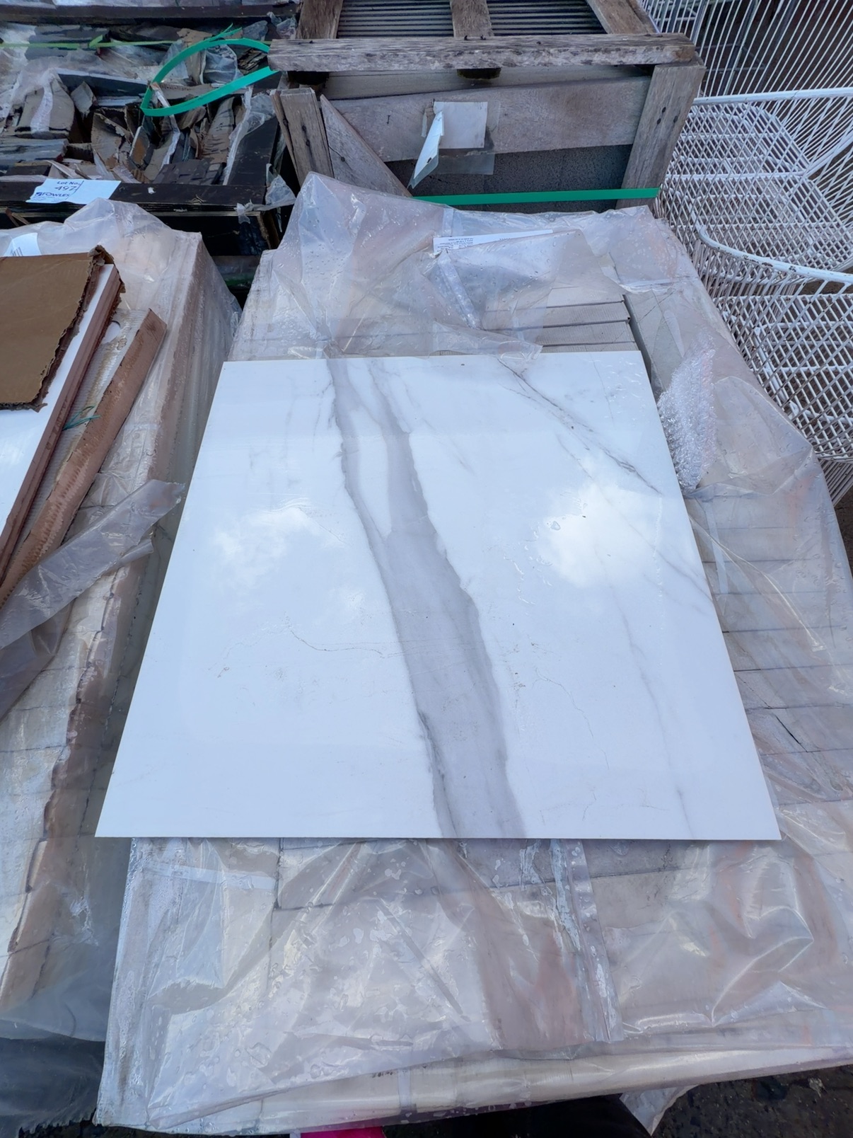 600X600 CELLINI BLANCO POLISHED TILES (30 BOXES OF 4 TILES) 600X600 CELLINI BLANCO POLISHED TILES (30 BOXES OF 4 TILES)