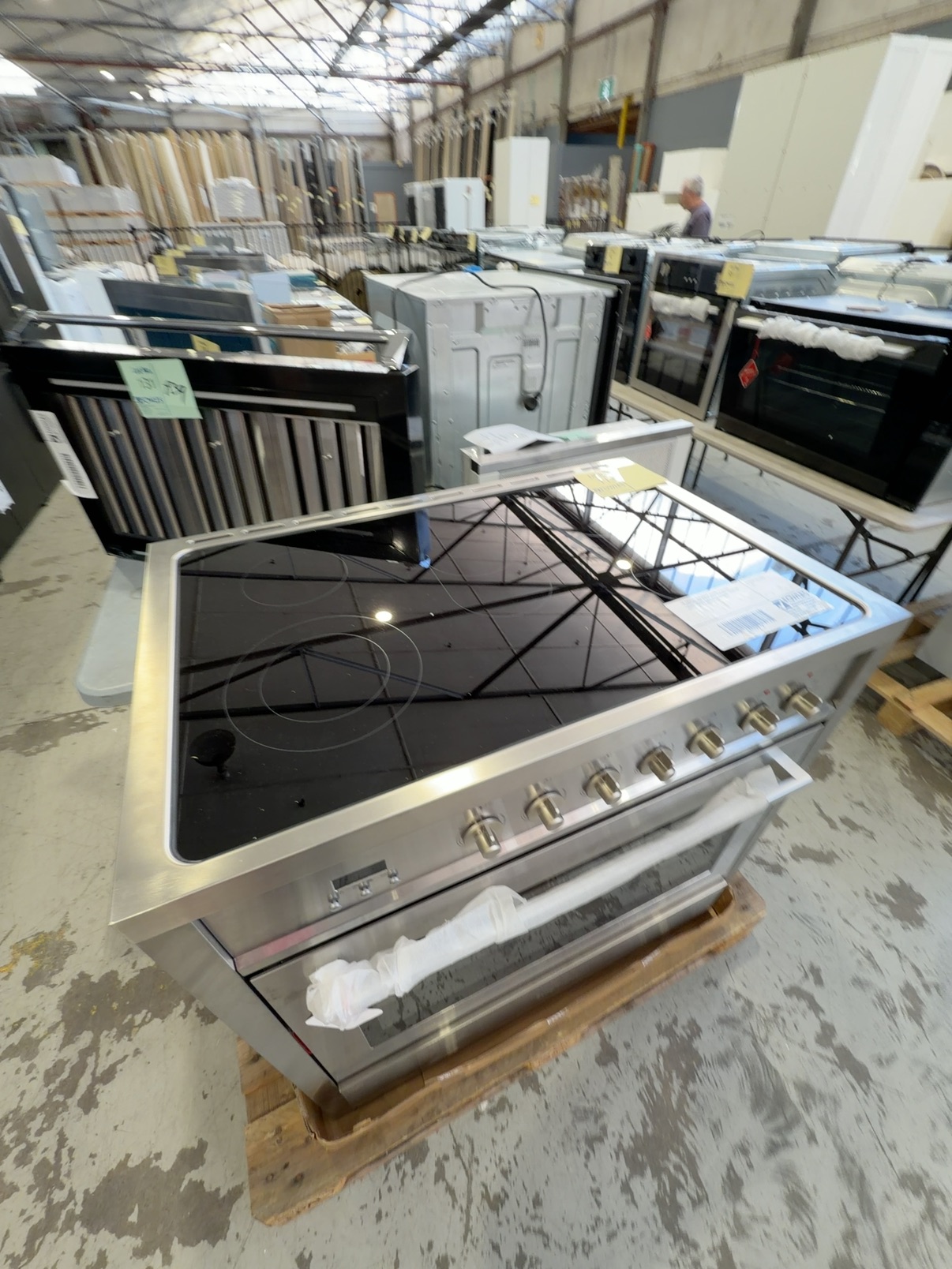 EX DISPLAY EUROMAID 900MM ELECTRIC FREESTANDING OVEN WITH CERAMIC COOKTOP FC9PS, WITH 3 MONTH WARRANTY EX DISPLAY EUROMAID 900MM ELECTRIC FREESTANDING OVEN WITH CERAMIC COOKTOP FC9PS, WITH 3 MONTH WARRANTY