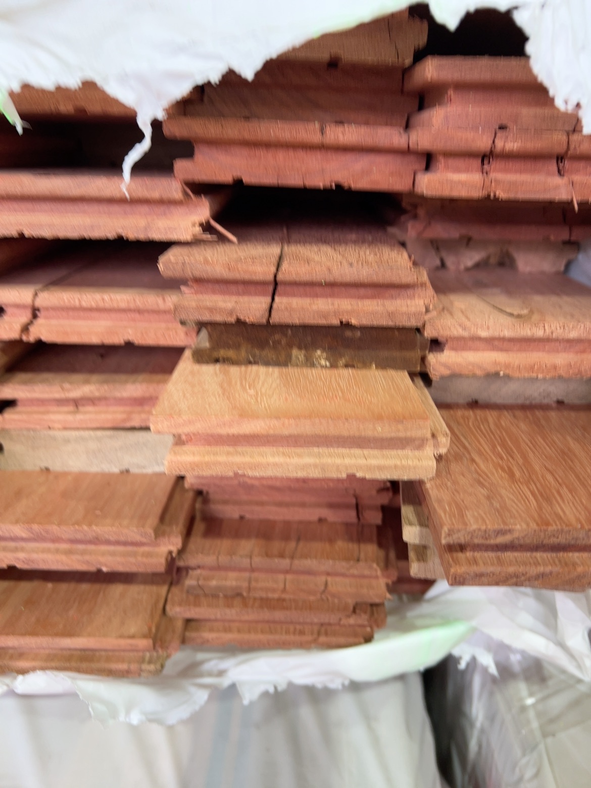 80X19 BLUE GUM COVER GRADE FLOORING 80X19 BLUE GUM COVER GRADE FLOORING