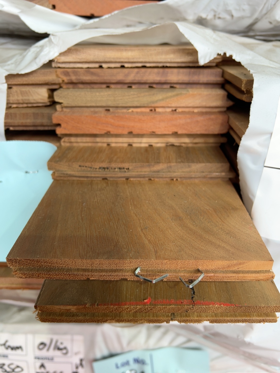 130X14 SPOTTED GUM COVER GRADE OVERLAY FLOORING 130X14 SPOTTED GUM COVER GRADE OVERLAY FLOORING