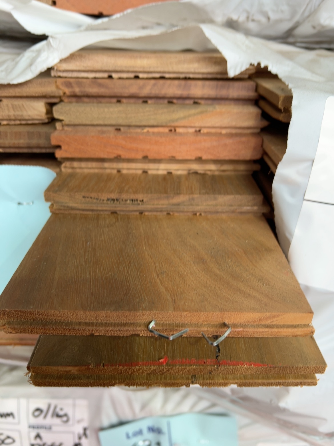 130X14 SPOTTED GUM COVER GRADE OVERLAY FLOORING 130X14 SPOTTED GUM COVER GRADE OVERLAY FLOORING