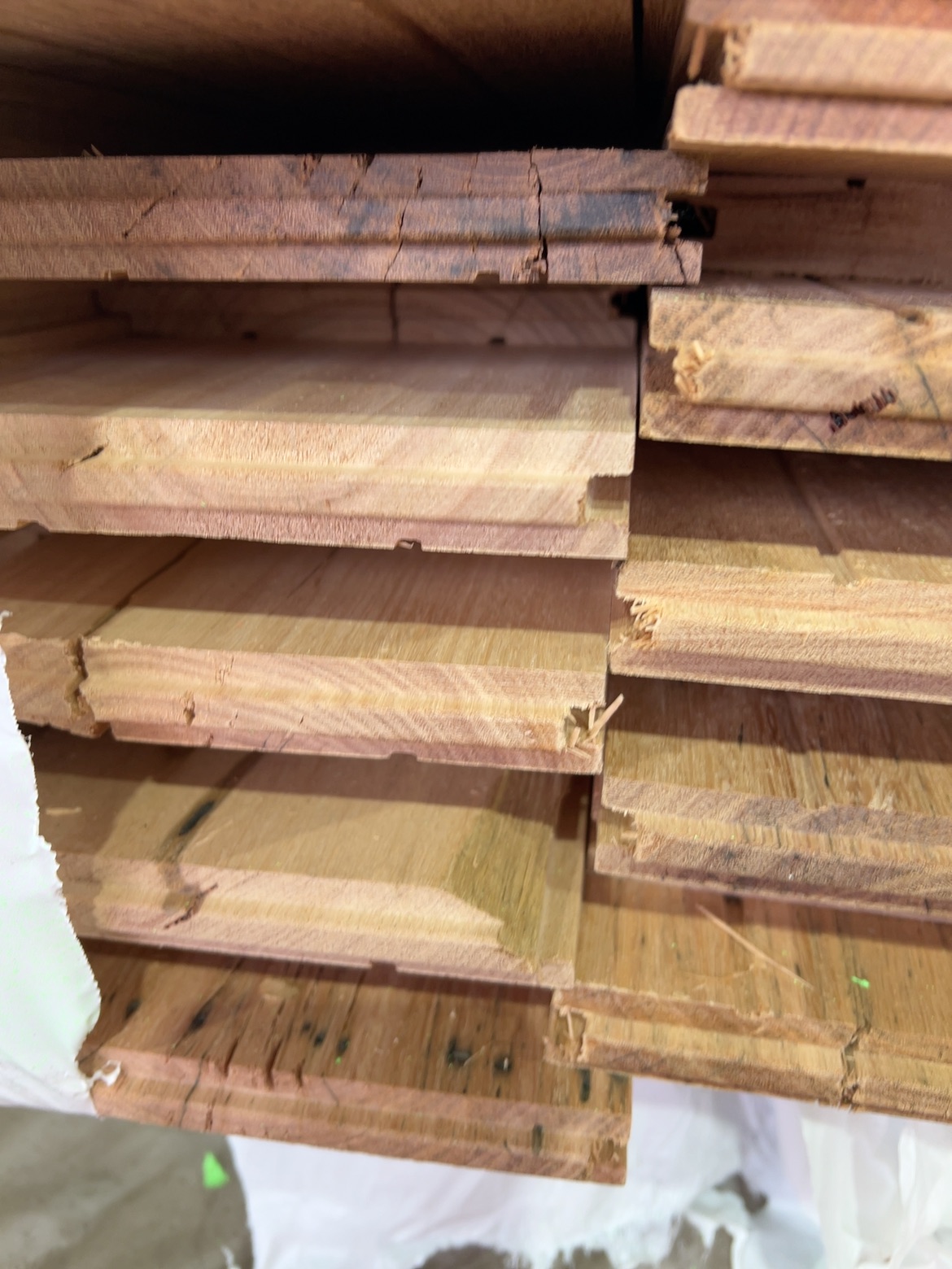 130X19 NEW ENGLAND BLACKBUTT COVER GRADE FLOORING 130X19 NEW ENGLAND BLACKBUTT COVER GRADE FLOORING