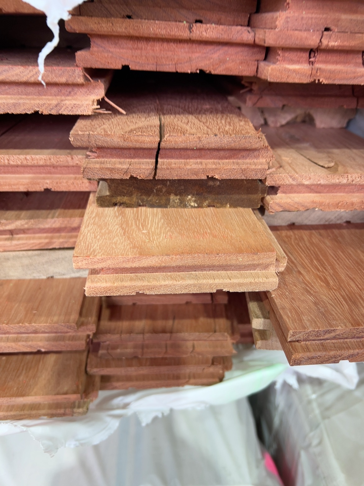 80X19 BLUE GUM COVER GRADE FLOORING 80X19 BLUE GUM COVER GRADE FLOORING