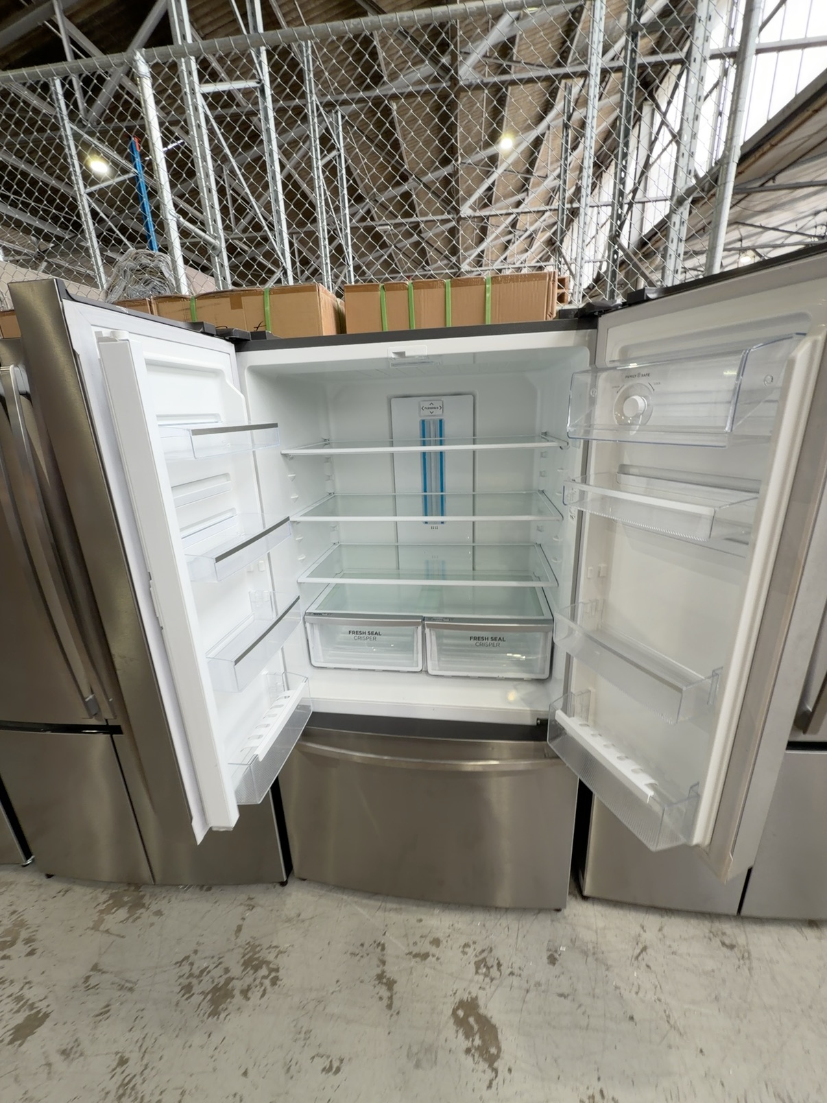 WESTINGHOUSE WHE6000SB FRENCH DOOR FRIDGE, 896MM WIDE, ADJUSTABLE INTERIOR, FINGERPRINT RESISTANT S/STEEL, 12 MONTH WARRANTY WESTINGHOUSE WHE6000SB FRENCH DOOR FRIDGE, 896MM WIDE, ADJUSTABLE INTERIOR, FINGERPRINT RESISTANT S/STEEL, 12 MONTH WARRANTY