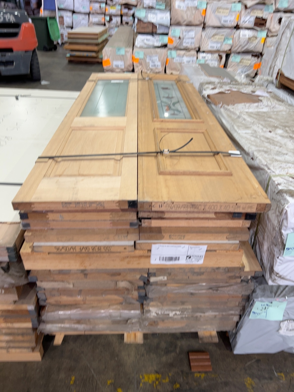 2 PALLETS OF ASST'D SIDELIGHT DOORS 2 PALLETS OF ASST'D SIDELIGHT DOORS