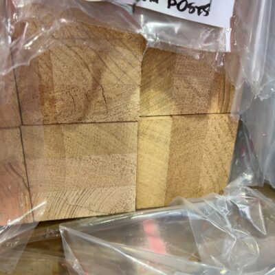 90X90 AUS OAK DAR LAM KD HARDWOOD POSTS