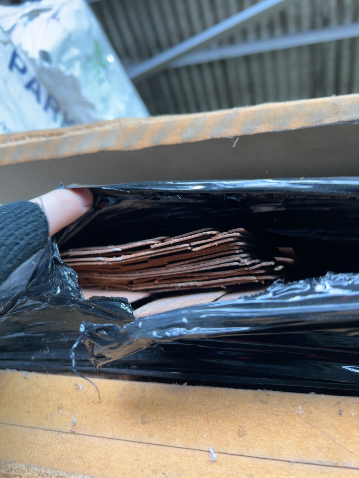 LARGE PALLET OF TAS OAK FLITCH LARGE PALLET OF TAS OAK FLITCH