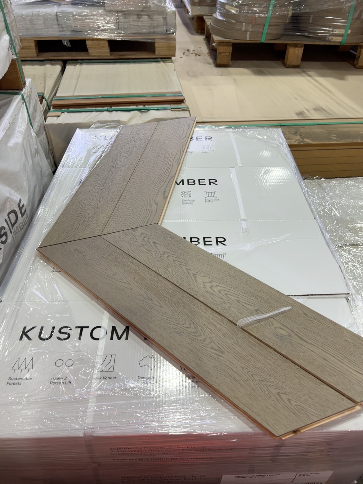 120X600X15/4MM ARMADALE CHEVRON FLOORING- RRP $140 M2 120X600X15/4MM ARMADALE CHEVRON FLOORING- RRP $140 M2