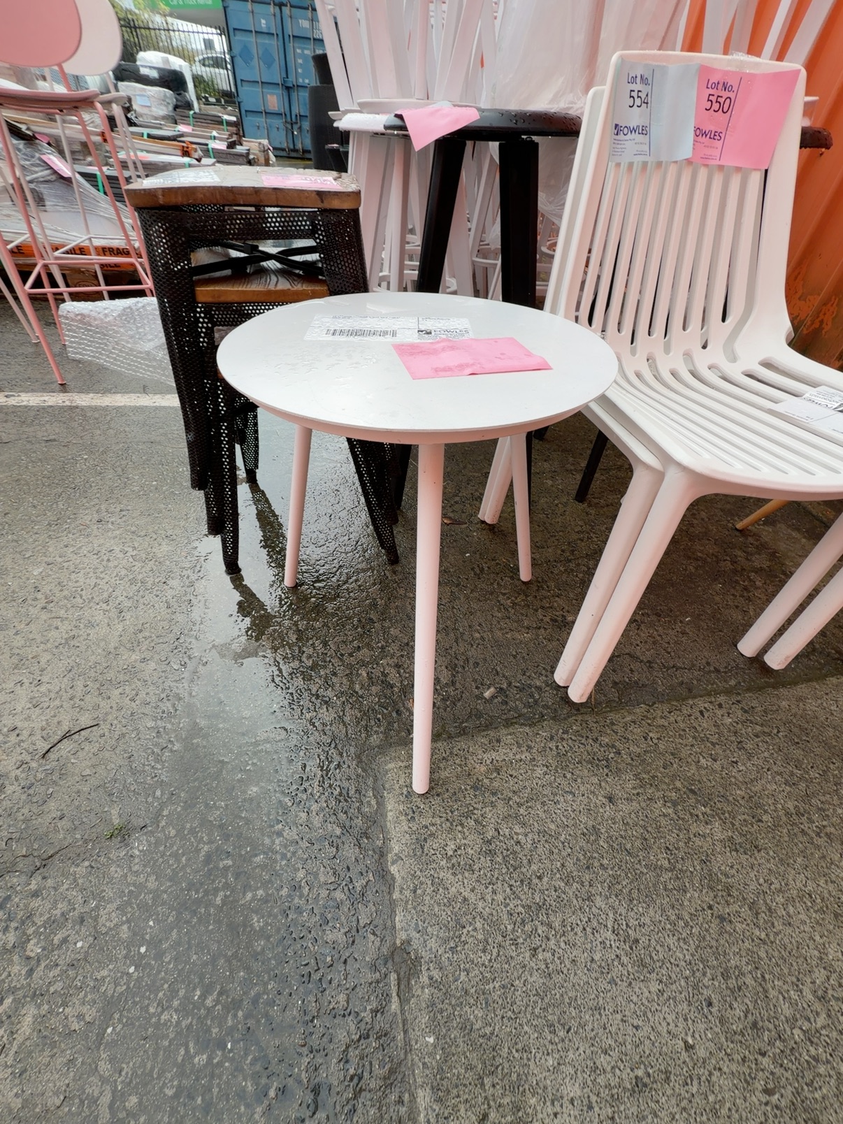 EX STAGING- ROUND WHITE SIDE TABLE , SOLD AS IS EX STAGING- ROUND WHITE SIDE TABLE , SOLD AS IS