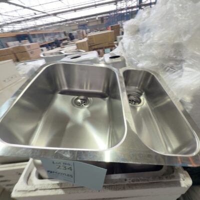 NEW FRANKE ARX160DSBL ARIANE UNDERMOUNT KITCHEN SINK, 1 & 1/4 BOWL WITH FRANKE WASTES, 655 X 2 & 993/048 X 1 NEW FRANKE ARX160DSBL ARIANE UNDERMOUNT KITCHEN SINK, 1 & 1/4 BOWL WITH FRANKE WASTES, 655 X 2 & 993/048 X 1